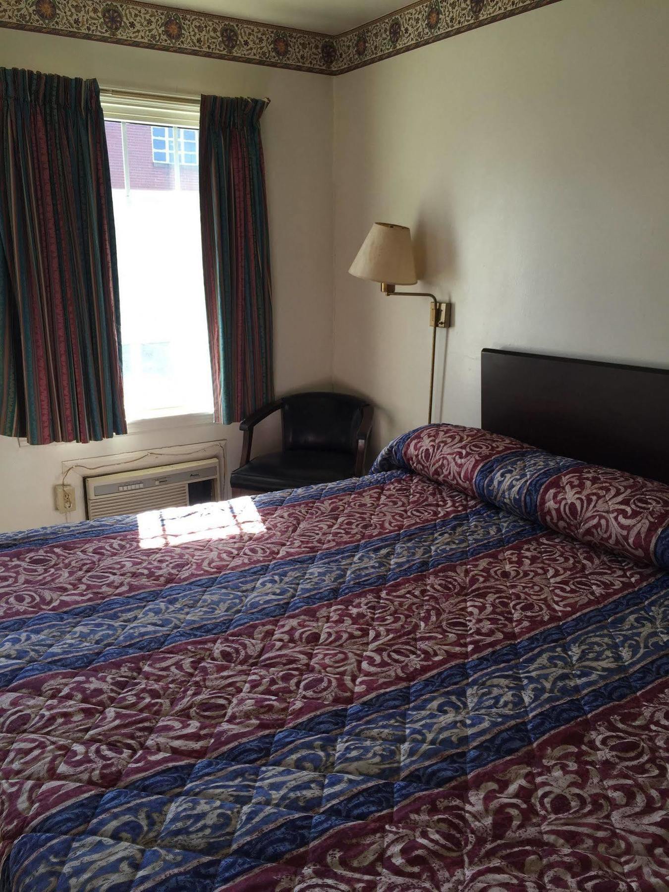 Hotel Portsmouth Oh Esterno foto