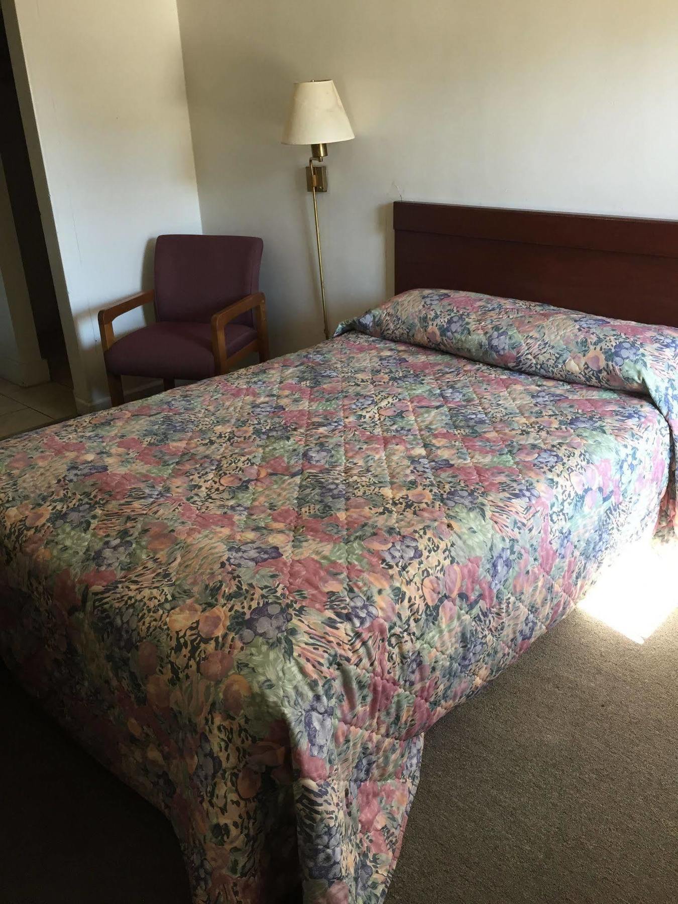 Hotel Portsmouth Oh Esterno foto