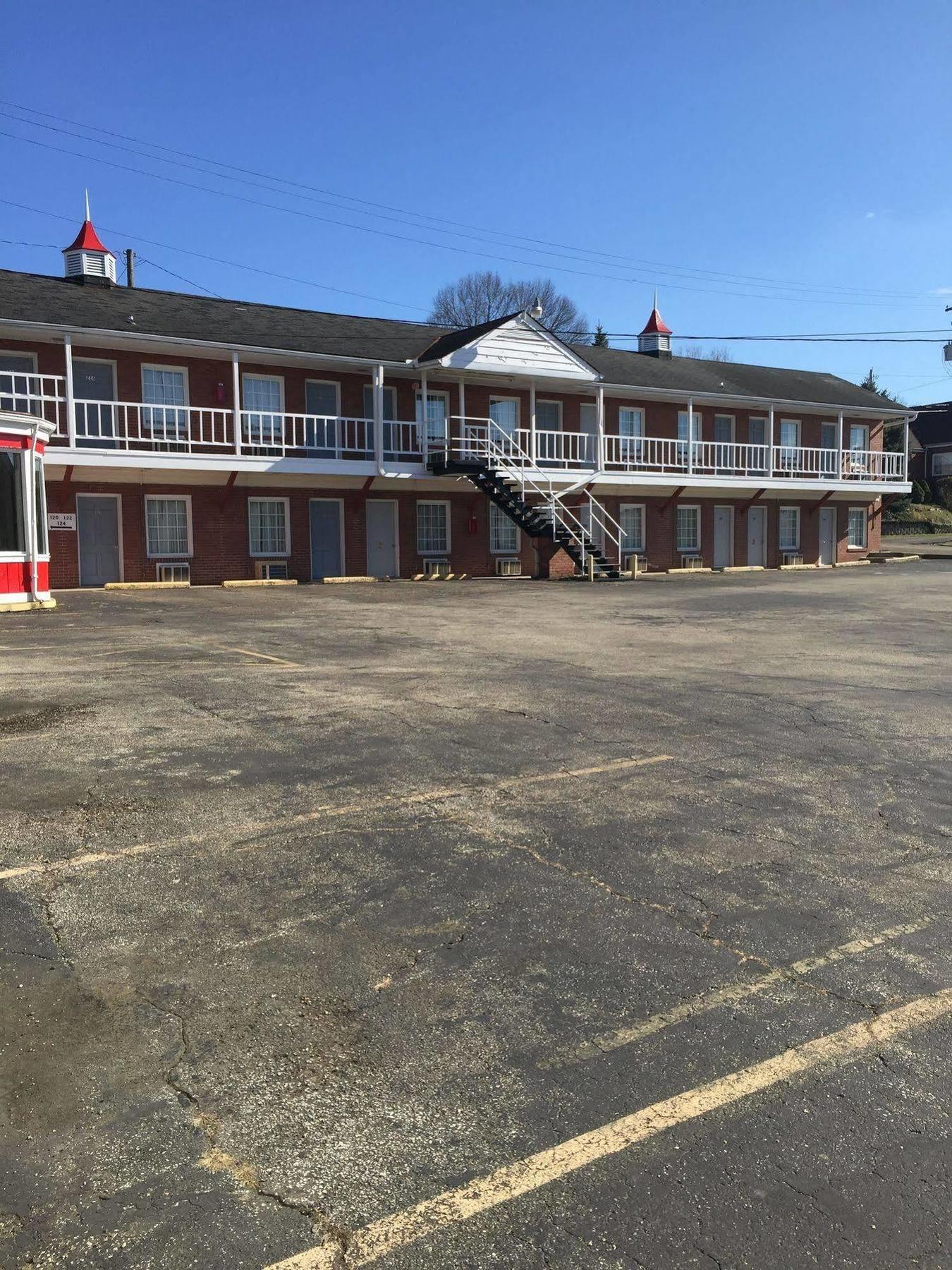 Hotel Portsmouth Oh Esterno foto