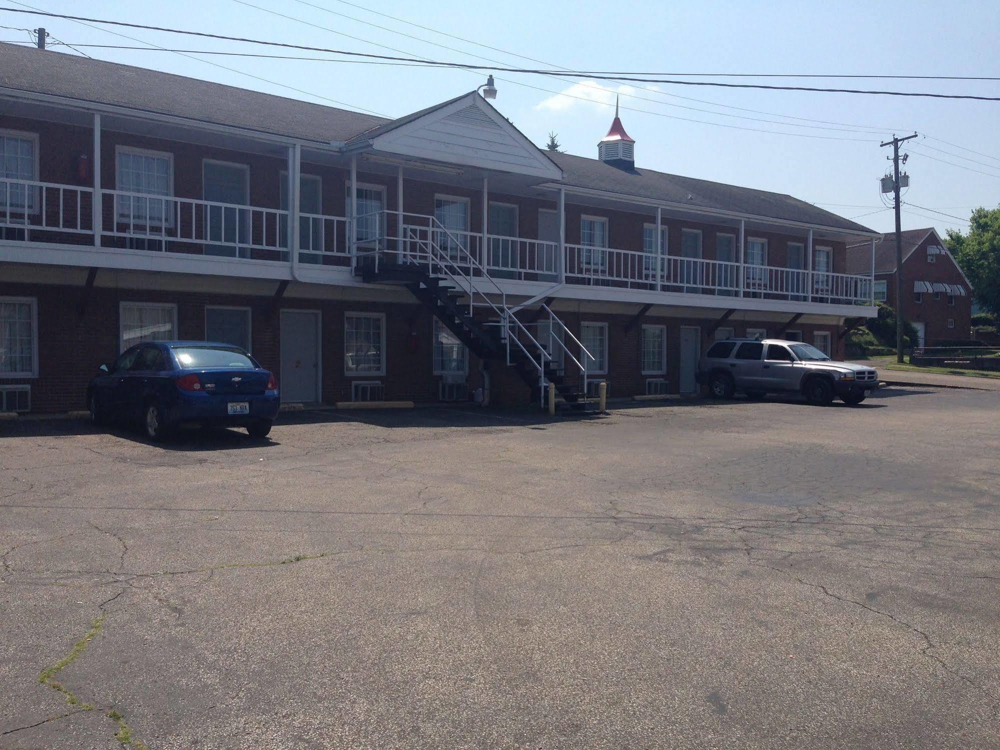 Hotel Portsmouth Oh Esterno foto